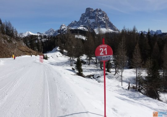 Pista Salere: curve, panorami, cambi di pendenza e tanta adrenalina nello Ski Civetta