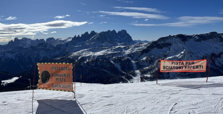 Cartelli inizio pista Nuova Cima Uomo