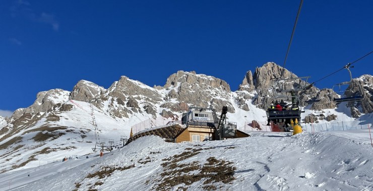 Linea della seggiovia biposto Cima Uomo