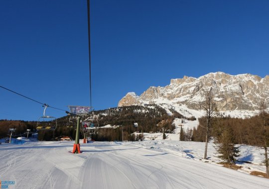 Pista facile e soleggiata con vista Cortina