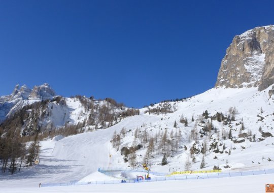 Bellissima e isolata pista rossa di Colfosco