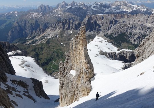 Proposte per sciare in primavera ed estate nelle Dolomiti (con le pelli di foca)