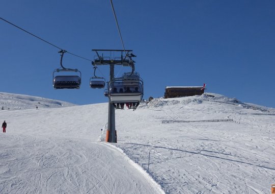 Seggiovia Floralpina: impianto Leitner in Alpe di Siusi a servizio di bellissime piste da sci