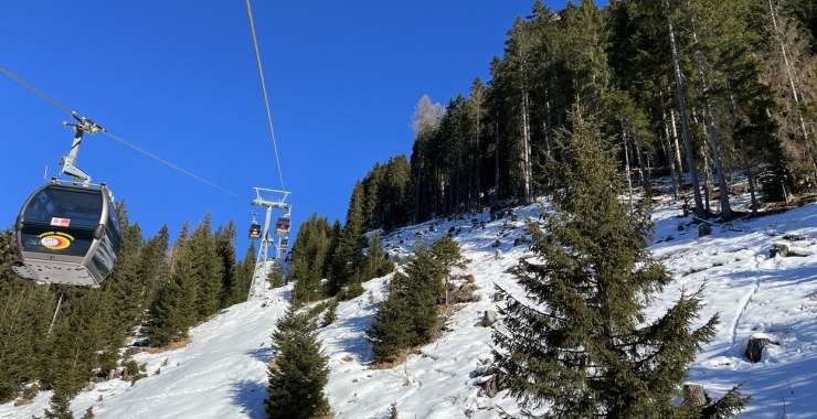 Linea impianto cabinovia Canazei - Pecol