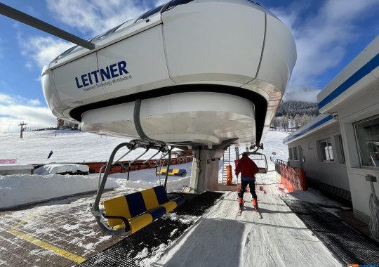 Seggiovia quadriposto di La Villa mai affollata con ottime piste da sci