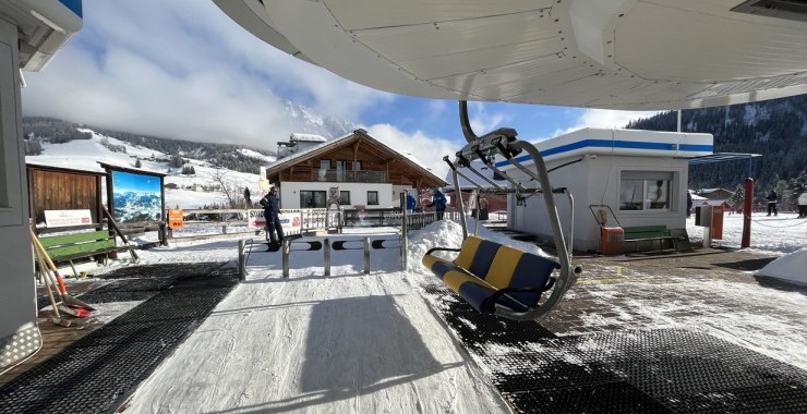 Imbarco seggiovia quadriposto Gardenaccia