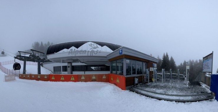 Imbarco cabinovia Alpen Connecting