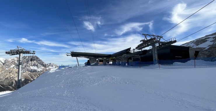 Stazione intermedia con curva Pian Ra Valles - Bus de Tofana