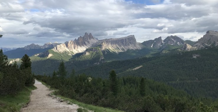 Rientro al rifugio Dibona
