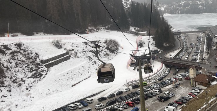 In viaggio sulla cabinovia Alleghe - Piani di Pezzè
