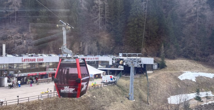 In viaggio sulla cabinovia Predazzo - Gardonè