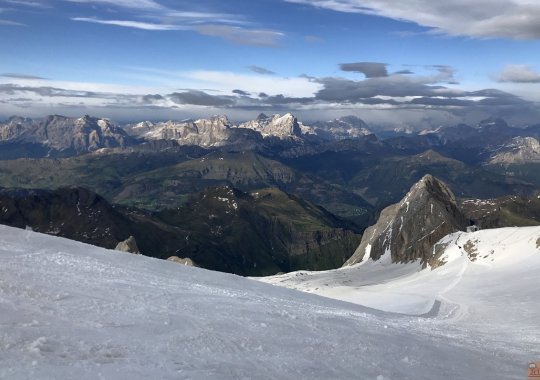 Salita a Punta Rocca (Marmolada) con gli sci da Passo Fedaia: classica di scialpinismo pre-estiva