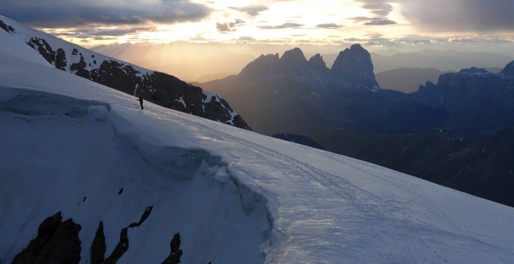 La grande cornice di neve
