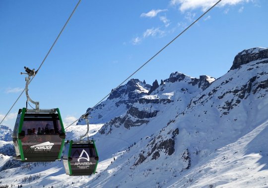 Cabinovia Fodom: viaggiare comodamente dal Pont de Vauz al Passo Pordoi