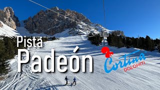 Pista rossa ai piedi del Monte Cristallo